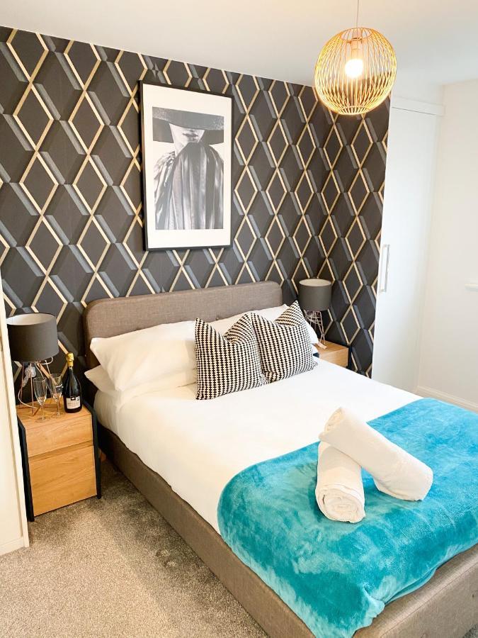 Tudors Esuites 3 Bed House Garden & Netflix 伯明翰 外观 照片