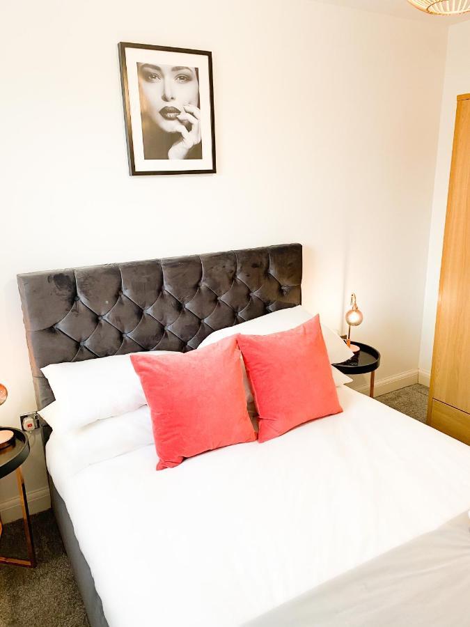 Tudors Esuites 3 Bed House Garden & Netflix 伯明翰 外观 照片